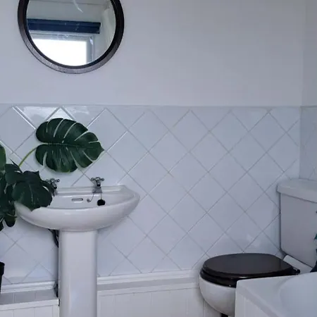Shoreside House Nethertown Sleeps 4 *